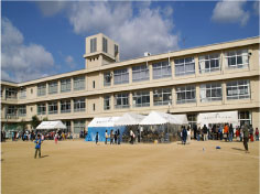 東志陽小学校